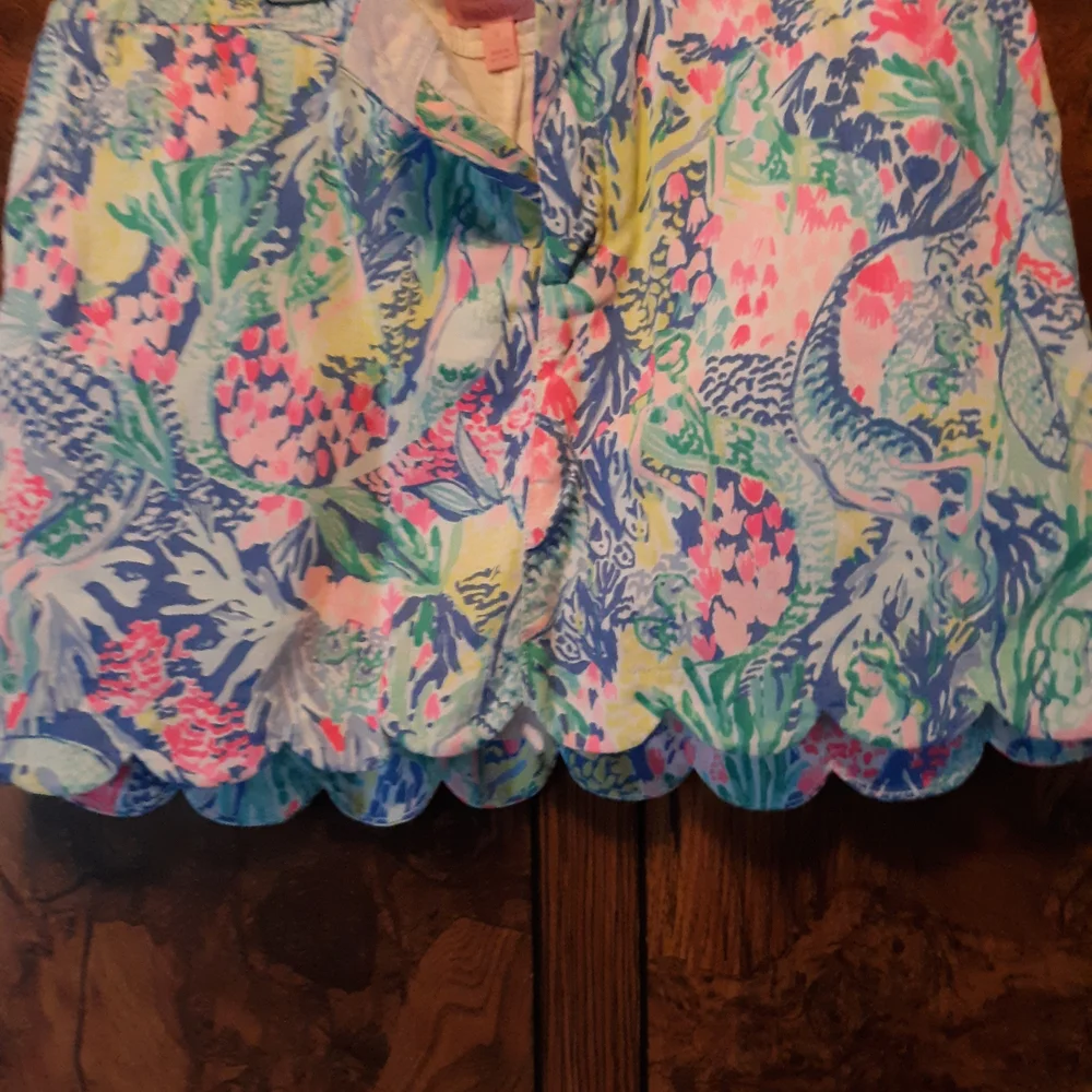 Lilly Pulitzer "Colette" skort in the "Mermaid Cove" print - Picture 3 of 4